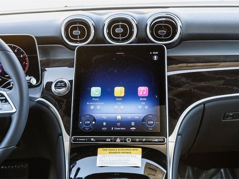 New 2025 Mercedes-Benz GLC 300 image 11