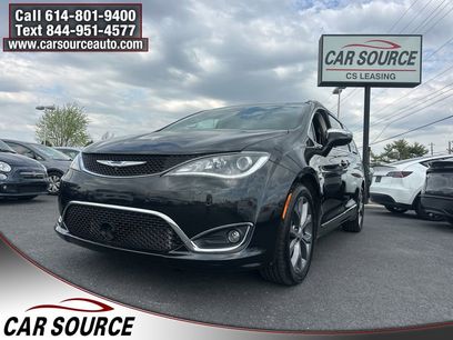 Used 2018 Chrysler Pacifica Limited w/ Tire & Wheel Group