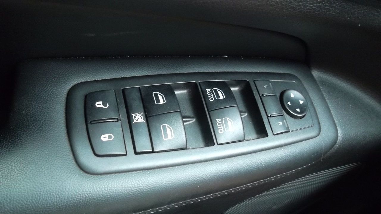 Used 2019 Jeep Grand Cherokee Limited RWD image 8