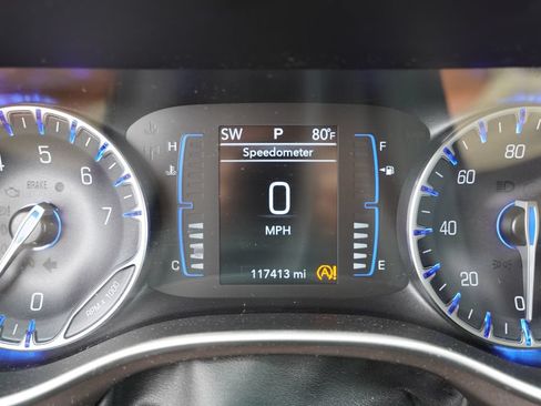 Used 2021 Chrysler Voyager Lxi FWD image 6