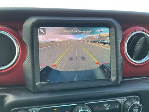 Used 2023 Jeep Gladiator Rubicon w/ Cold Weather Group image 22