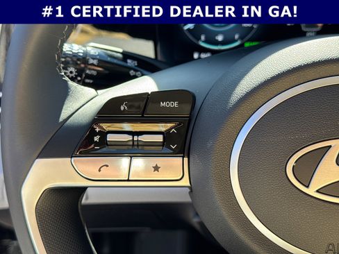 Certified 2025 Hyundai Elantra Limited image 25