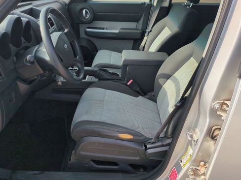 Used 2007 Dodge Nitro SXT image 17