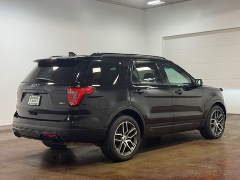Used 2017 Ford Explorer Sport w/ Equipment Group 401A AWD/4WD image 4