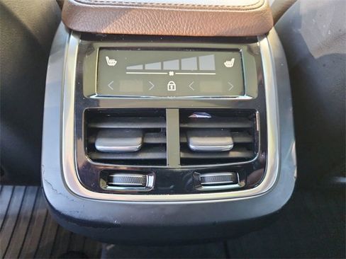 Used 2019 Volvo XC90 T6 Momentum w/ Protection Package Premier image 22