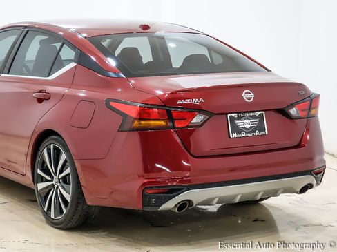 Used 2019 Nissan Altima 2.5 SR w/ SR Premium Package image 9