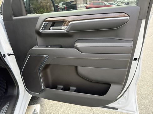 Used 2024 Chevrolet Silverado 1500 LT image 14