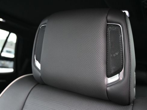 Used 2026 Cadillac Escalade Sport w/ LPO, ONYX Package image 8