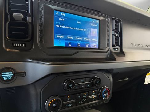 Used 2022 Ford Bronco 2-Door AWD/4WD image 25