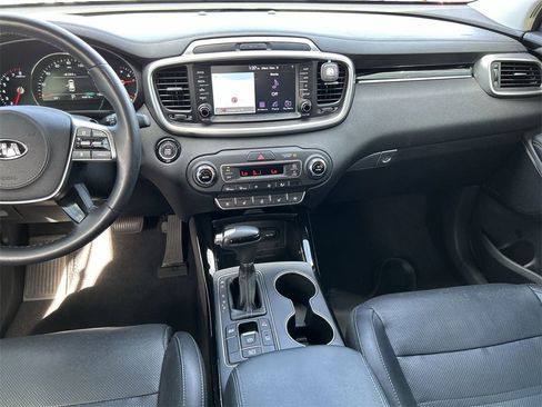 Used 2019 Kia Sorento SX w/ SX Touring Package image 4