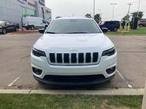 Used 2022 Jeep Cherokee Latitude Lux AWD/4WD image 3