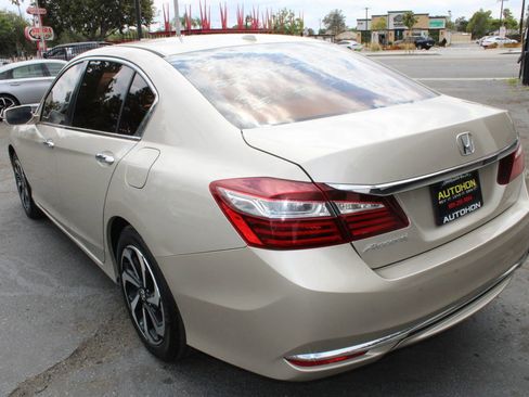 Used 2016 Honda Accord EX image 37