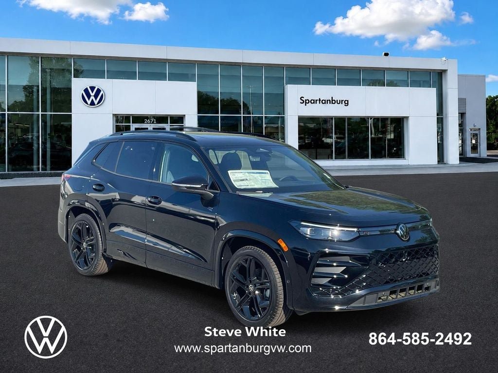 New 2026 Volkswagen Tiguan SE R-Line FWD image 1