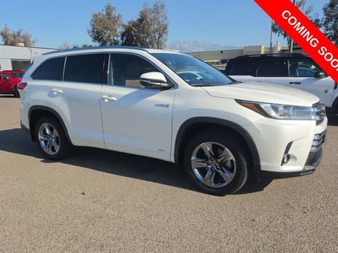 Used 2019 Toyota Highlander Limited Platinum AWD/4WD image 4
