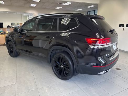 Used 2023 Volkswagen Atlas SE w/ Black Wheel Package AWD/4WD image 6