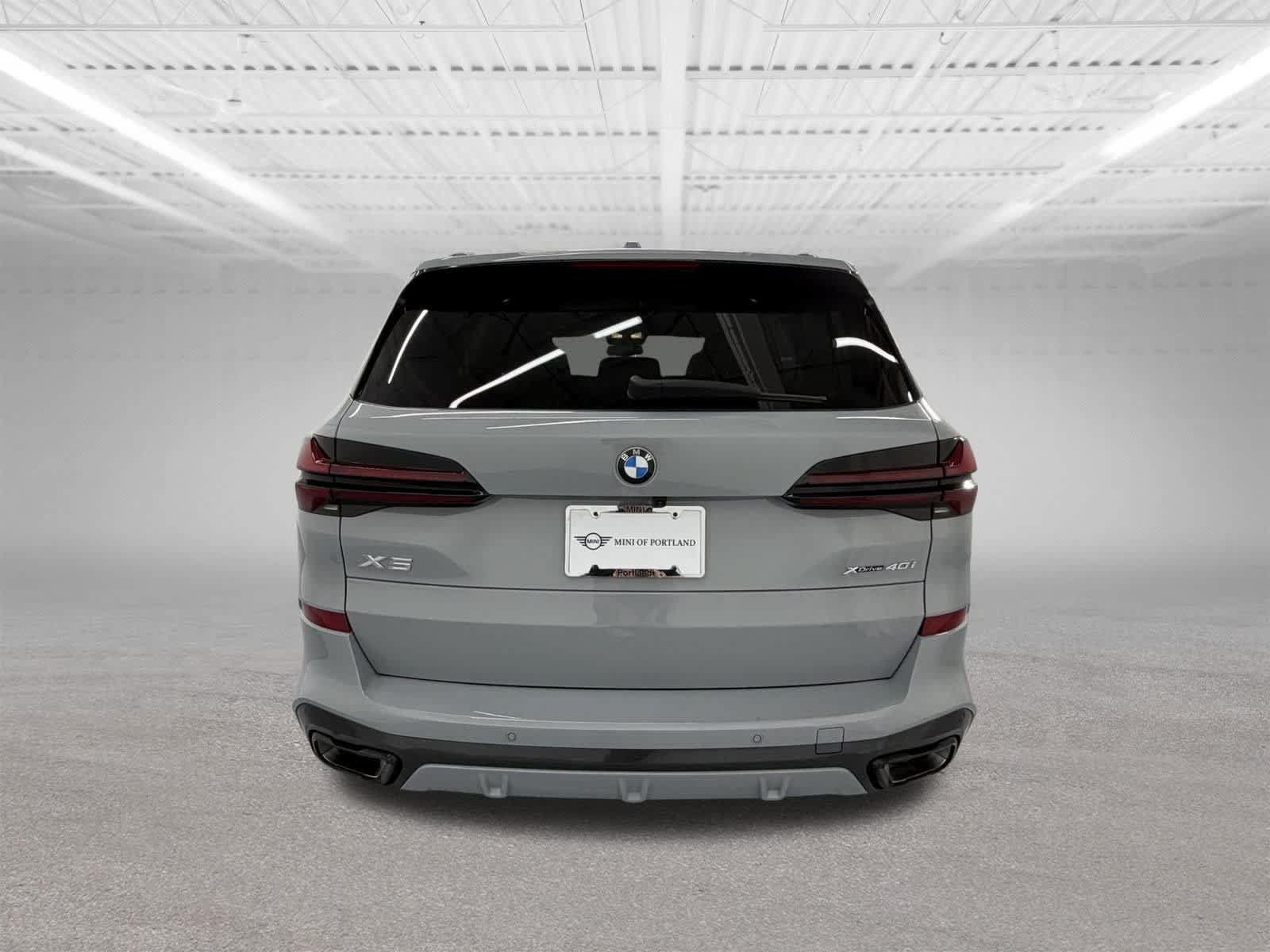 Used 2024 BMW X5 xDrive40i w/ M Sport Package AWD/4WD image 4