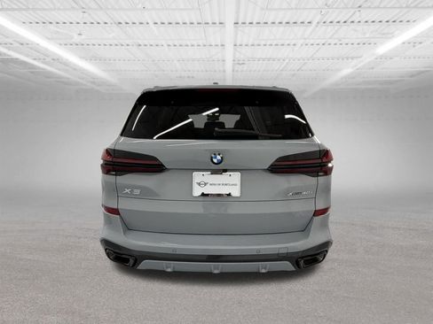 Used 2024 BMW X5 xDrive40i w/ M Sport Package AWD/4WD image 4