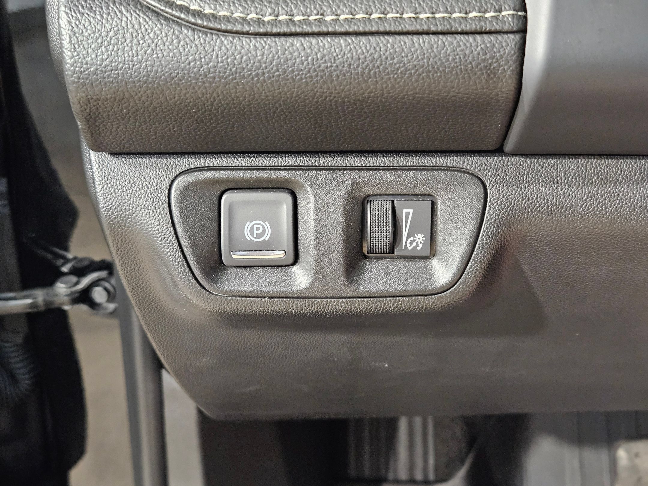 Used 2023 GMC Acadia SLT AWD/4WD image 26