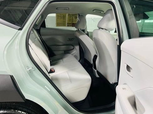 Used 2025 Hyundai Kona SEL image 33