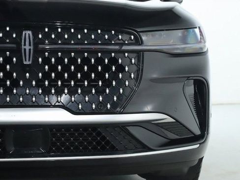 Certified 2024 Lincoln Nautilus Reserve w/ Equipment Group 202A image 8