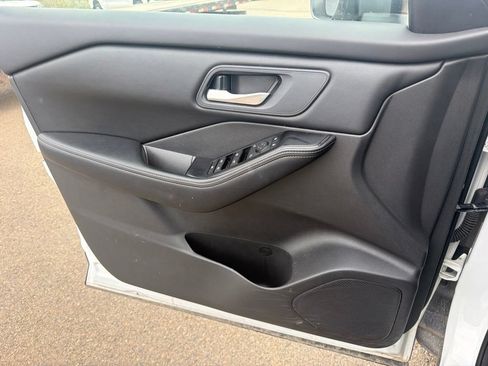 Used 2024 Nissan Rogue SV AWD/4WD image 15