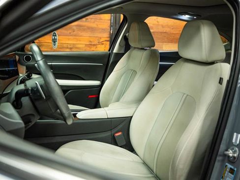 Used 2024 Hyundai Sonata SEL w/ Convenience Package FWD image 9