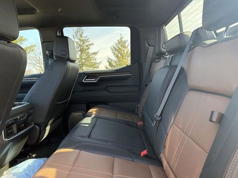 Used 2024 Chevrolet Silverado 1500 High Country w/ High Country Premium Package image 21