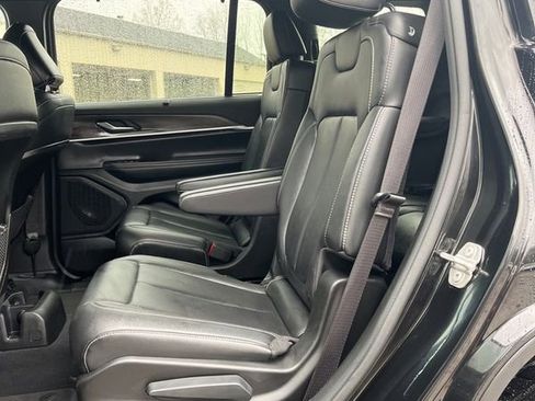 Used 2024 Jeep Grand Cherokee L Limited w/ Luxury Tech Group II AWD/4WD image 5