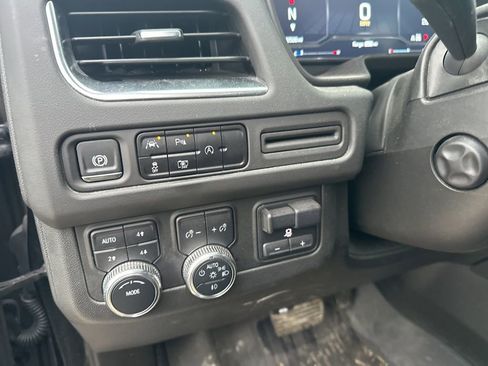 Certified 2024 GMC Yukon XL SLT w/ SLT Luxury Package image 20