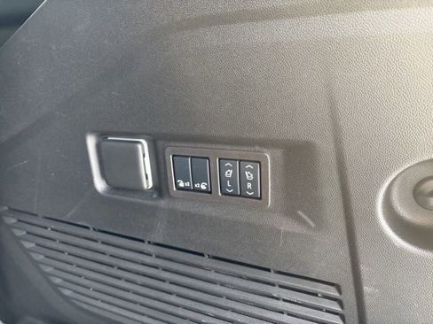 Used 2024 GMC Yukon Denali Ultimate AWD/4WD image 25