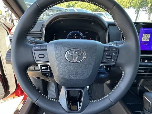 Used 2026 Toyota Camry Hybrid w/ Convenience Package FWD image 12