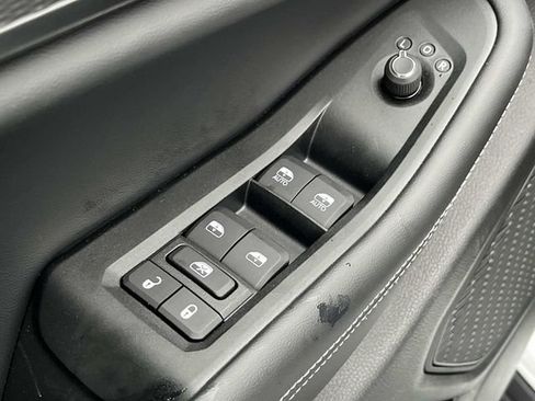 New 2025 Jeep Grand Cherokee Altitude image 21