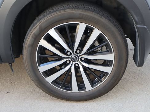 Used 2025 Nissan Pathfinder Platinum AWD/4WD image 32