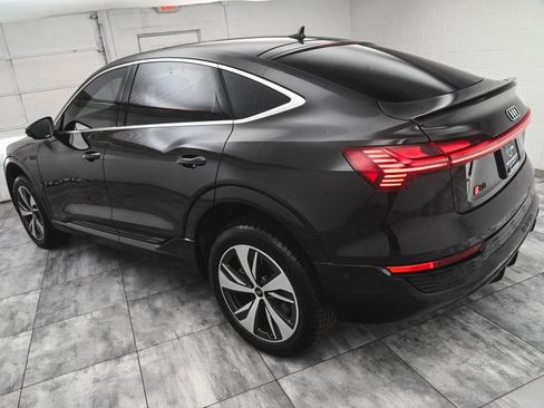 Used 2024 Audi Q8 e-tron Premium Plus w/ Premium Plus Package image 4