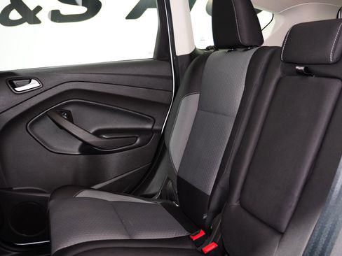 Used 2019 Ford Escape SE image 18