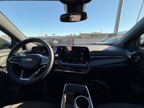 Used 2025 Chevrolet Equinox LT image 31