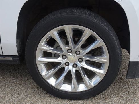 Used 2019 Chevrolet Suburban Premier w/ Premier Plus Edition AWD/4WD image 28