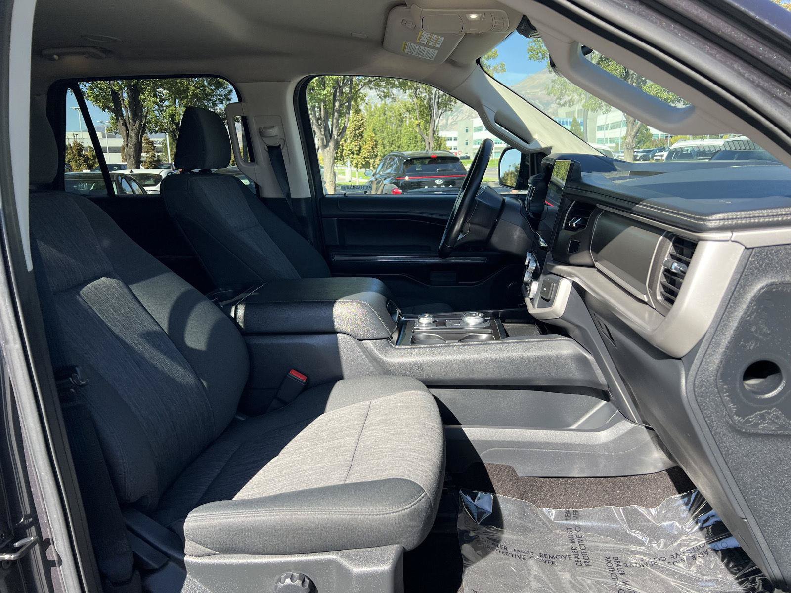 Used 2022 Ford Expedition XLT AWD/4WD image 4