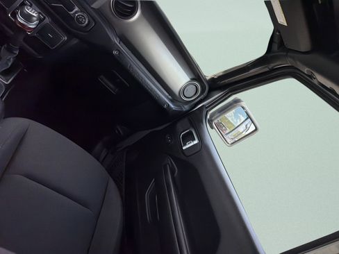 Used 2018 Jeep Wrangler Unlimited Sport S AWD/4WD image 21