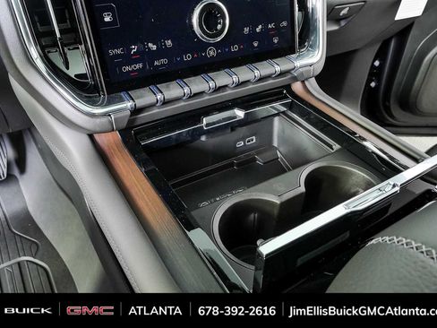 New 2026 GMC Yukon Denali w/ Denali Reserve Package AWD/4WD image 18