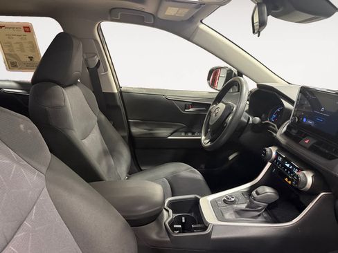 Used 2025 Toyota RAV4 XLE w/ Convenience Package AWD/4WD image 16