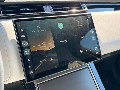 Used 2024 Land Rover Range Rover Velar Dynamic SE image 31