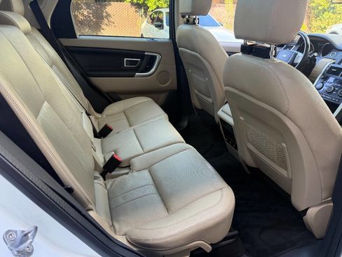 Used 2019 Land Rover Discovery Sport HSE image 16