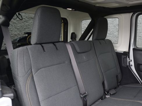 Used 2024 Jeep Wrangler Unlimited Sport AWD/4WD image 32