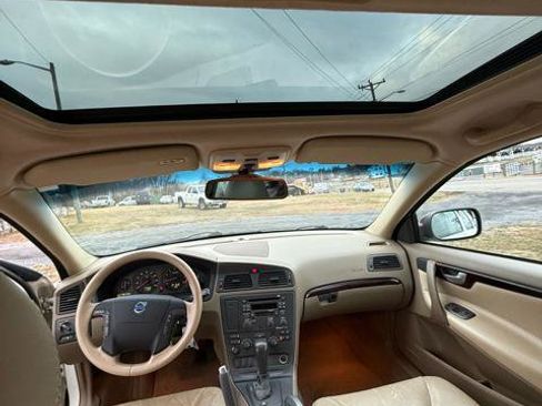 Used 2002 Volvo V70 AWD image 13