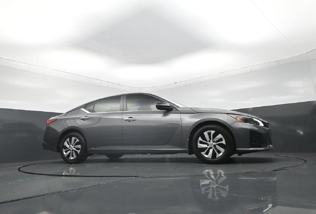 Certified 2025 Nissan Altima 2.5 S FWD image 33