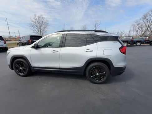 Used 2018 GMC Terrain SLE w/ Driver Convenience Package AWD/4WD image 6
