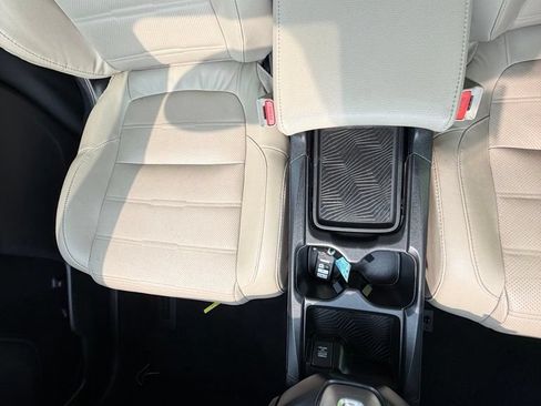 Used 2018 Honda CR-V Touring image 10