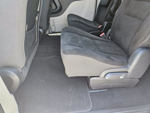 Used 2019 Dodge Grand Caravan SE FWD image 20