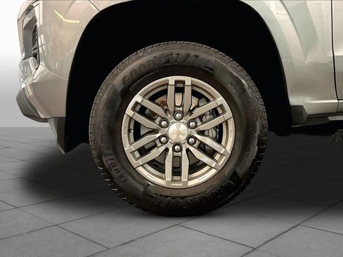 Used 2023 Chevrolet Colorado LT w/ LT Convenience Package RWD image 11